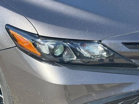 Used 2021 Toyota Camry SE w/ Cold Weather Package FWD image 46