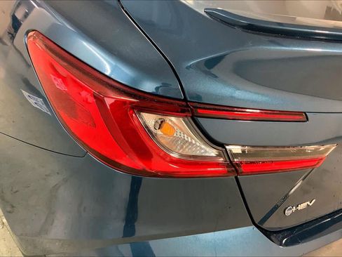 Used 2025 Toyota Camry SE image 29