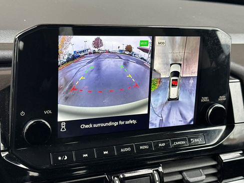 Used 2025 Nissan Pathfinder SL w/ Cargo Package image 22