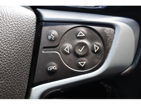 Used 2018 GMC Acadia SLE FWD image 16