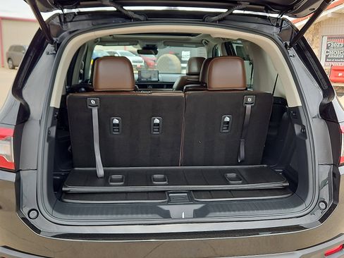 Used 2025 Honda Pilot Elite image 6