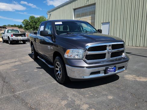 Used 2019 RAM 1500 Classic SLT AWD/4WD image 15