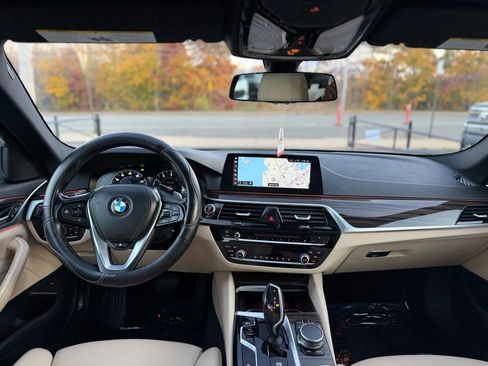 Used 2017 BMW 530i xDrive image 10