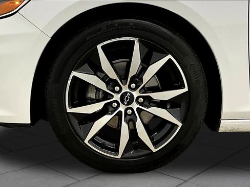 Used 2025 Chevrolet Malibu RS FWD image 11