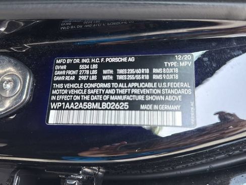 Used 2021 Porsche Macan AWD/4WD image 32