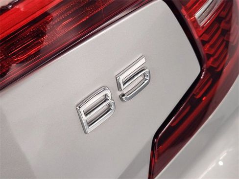 Used 2024 Volvo S60 B5 Core image 13