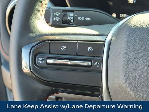 Used 2024 Chevrolet Colorado Z71 w/ Z71 Convenience Package 2 image 25