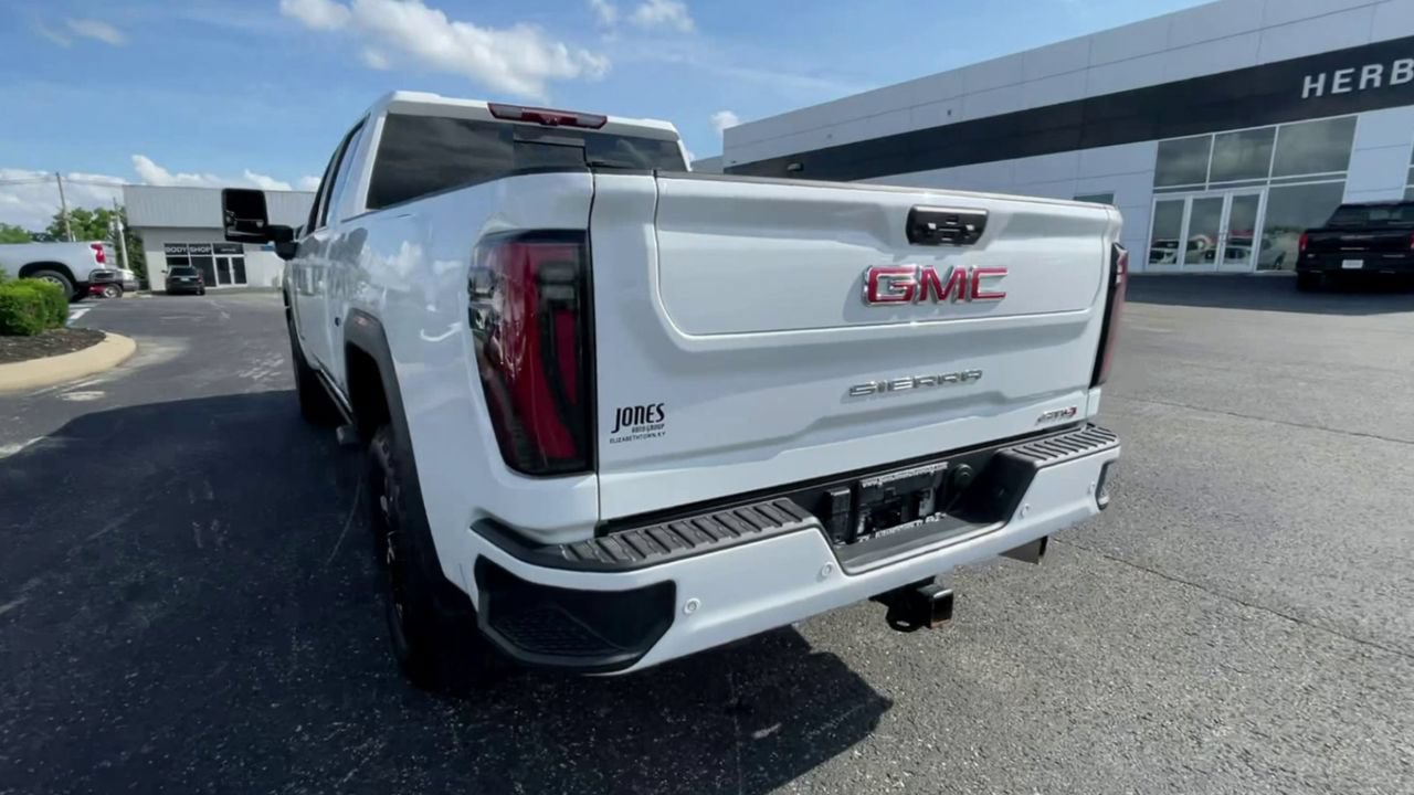 Used 2024 GMC Sierra 2500 AT4 w/ AT4 Premium Plus Package AWD/4WD image 2