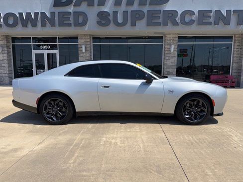 Used 2025 Dodge Charger R/T w/ Quick Order Package 25M R/T image 1