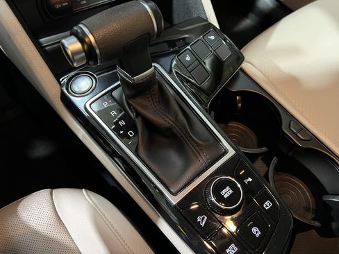 Used 2023 Kia Sportage EX image 19