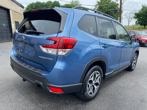Used 2019 Subaru Forester Premium w/ All-Weather Package AWD/4WD image 3
