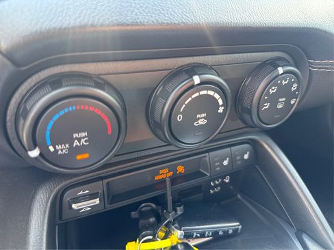 Used 2020 MAZDA MX-5 Miata RF Club RWD image 27