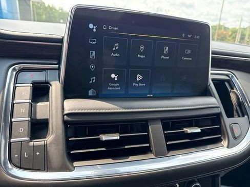 Used 2022 Chevrolet Tahoe Z71 w/ Luxury Package AWD/4WD image 13