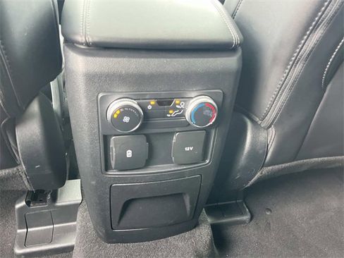 Certified 2022 Ford Explorer XLT w/ Equipment Group 202A image 19