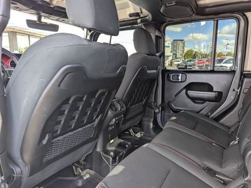 Used 2023 Jeep Gladiator Rubicon w/ Cold Weather Group AWD/4WD image 32