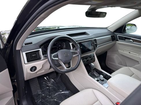 Used 2023 Volkswagen Atlas SEL AWD/4WD image 2