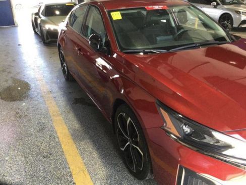 Used 2023 Nissan Altima 2.5 SR image 3