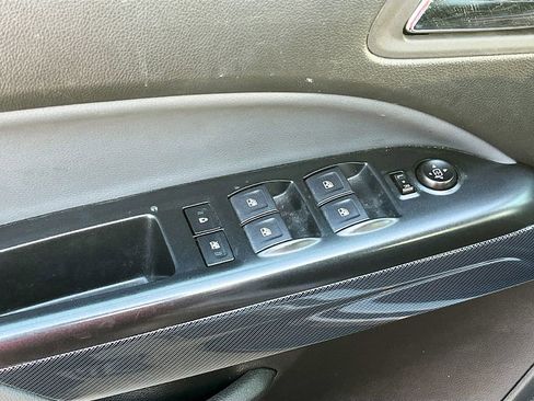 Used 2022 Chevrolet Colorado Z71 AWD/4WD image 15