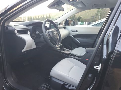 Used 2026 Toyota Corolla Cross L image 7