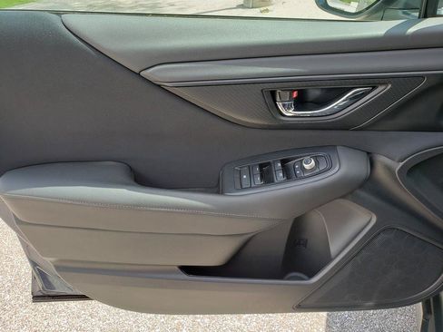Used 2025 Subaru Outback Premium AWD/4WD image 9