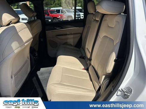 Certified 2023 Jeep Grand Cherokee Limited AWD/4WD image 20