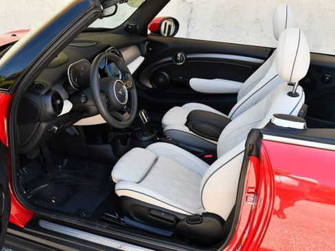 Used 2024 MINI Cooper S FWD image 58