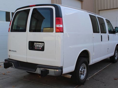 Used 2023 GMC Savana 2500 w/ Driver Convenience Package image 4