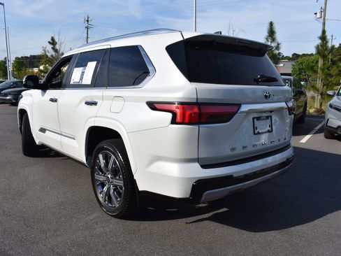 Used 2024 Toyota Sequoia Capstone image 7