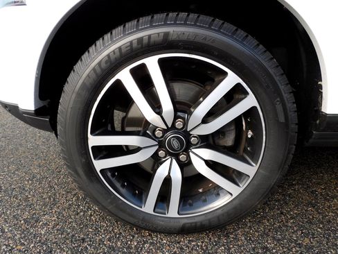 Used 2016 Land Rover LR4 HSE LUX image 24