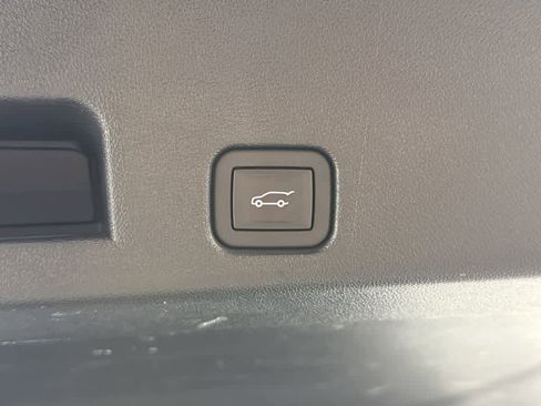 Certified 2024 Chevrolet Traverse LT image 35