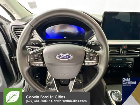 Certified 2025 Ford Escape Platinum AWD/4WD image 8