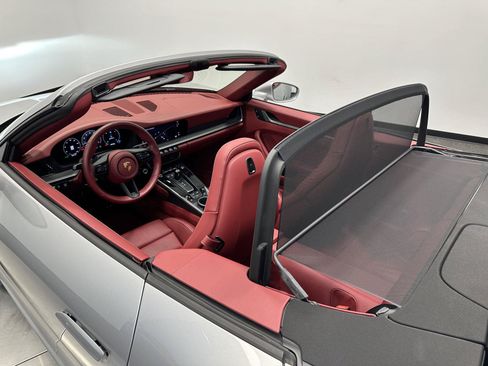 Certified 2025 Porsche 911 Carrera RWD image 19