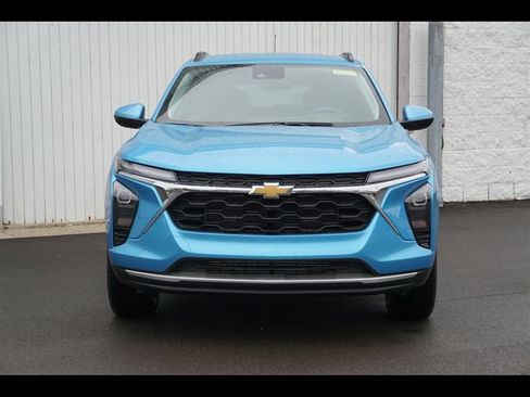 Used 2026 Chevrolet Trax LT FWD image 19