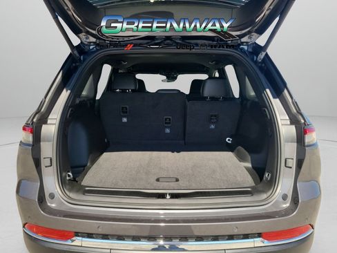 Used 2025 Jeep Grand Cherokee Limited RWD image 7