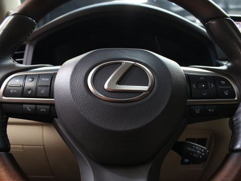 Used 2021 Lexus LX 570 4WD w/ Luxury Package image 55