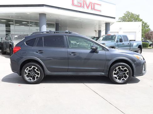 Used 2016 Subaru Crosstrek 2.0i Limited AWD/4WD image 7