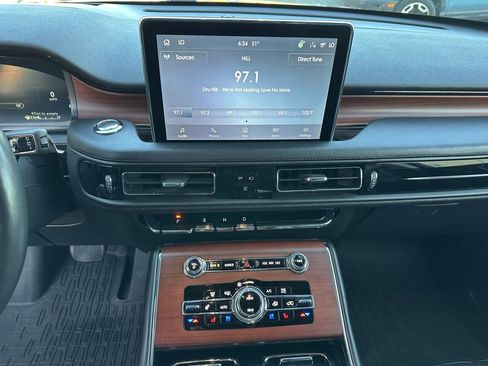 Used 2023 Lincoln Aviator Reserve w/ Equipment Group 201A image 29