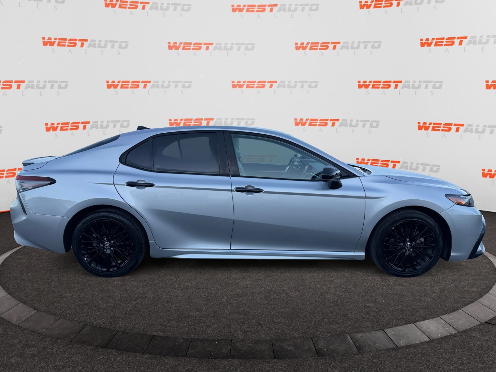 Used 2021 Toyota Camry SE w/ Carpet Mat Package (TMS) FWD image 6