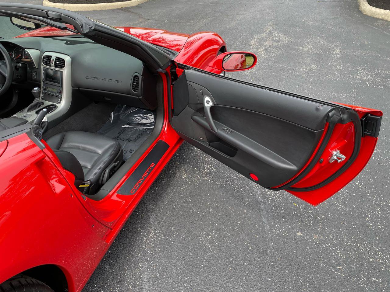 Used 2005 Chevrolet Corvette Convertible w/ Preferred Equipment Group RWD image 22