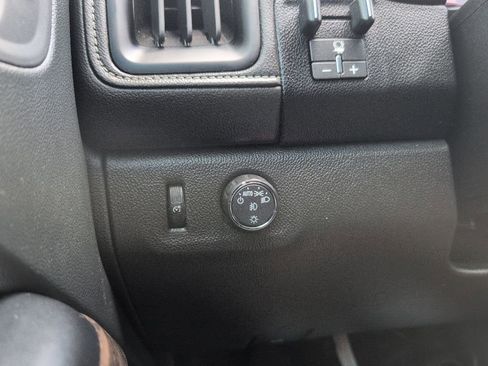 Used 2022 GMC Canyon Denali RWD image 24