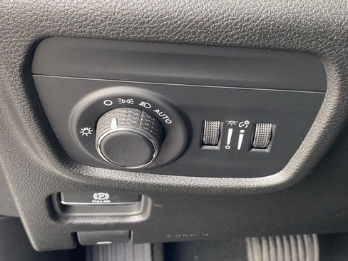 New 2025 Jeep Grand Cherokee L Altitude image 26