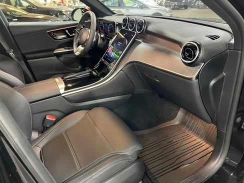 Used 2026 Mercedes-Benz GLC 300 4MATIC image 11