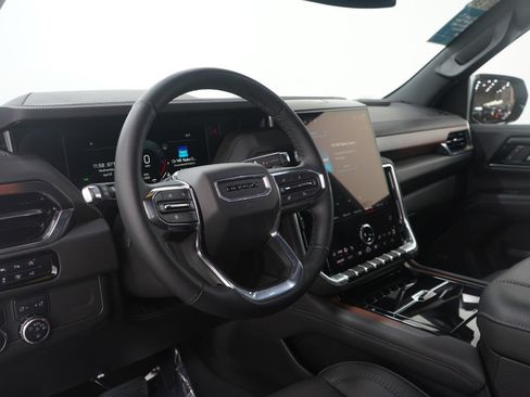 Used 2025 GMC Yukon Denali AWD/4WD image 30