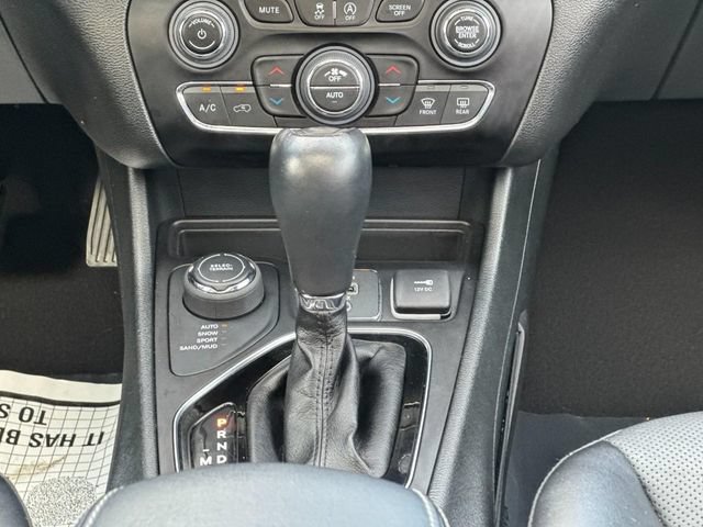 Used 2023 Jeep Cherokee Altitude Lux w/ Lux Elite Package AWD/4WD image 18