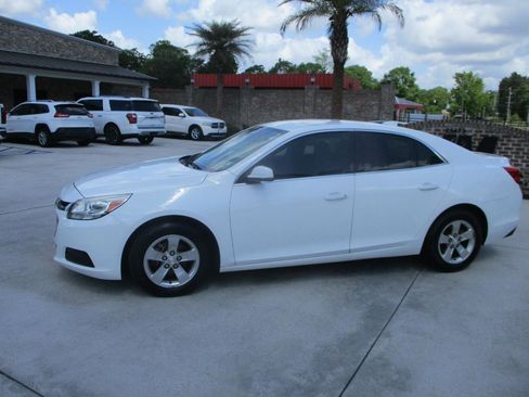 Used 2016 Chevrolet Malibu LT image 3