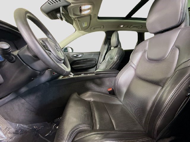 Used 2023 Volvo XC60 B5 Ultimate w/ Protection Package Premier FWD image 21