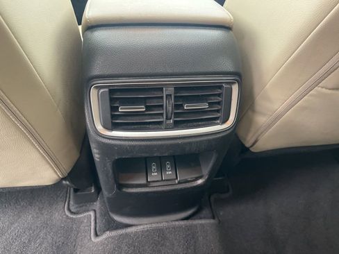 Used 2018 Honda CR-V Touring image 17