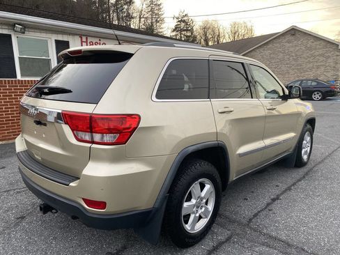 Used 2011 Jeep Grand Cherokee Laredo image 5