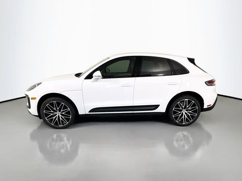 Used 2023 Porsche Macan image 2