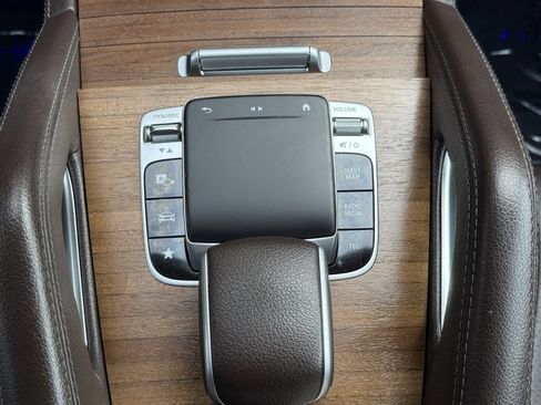 Used 2020 Mercedes-Benz GLE 350 4MATIC w/ AMG Line Exterior image 34